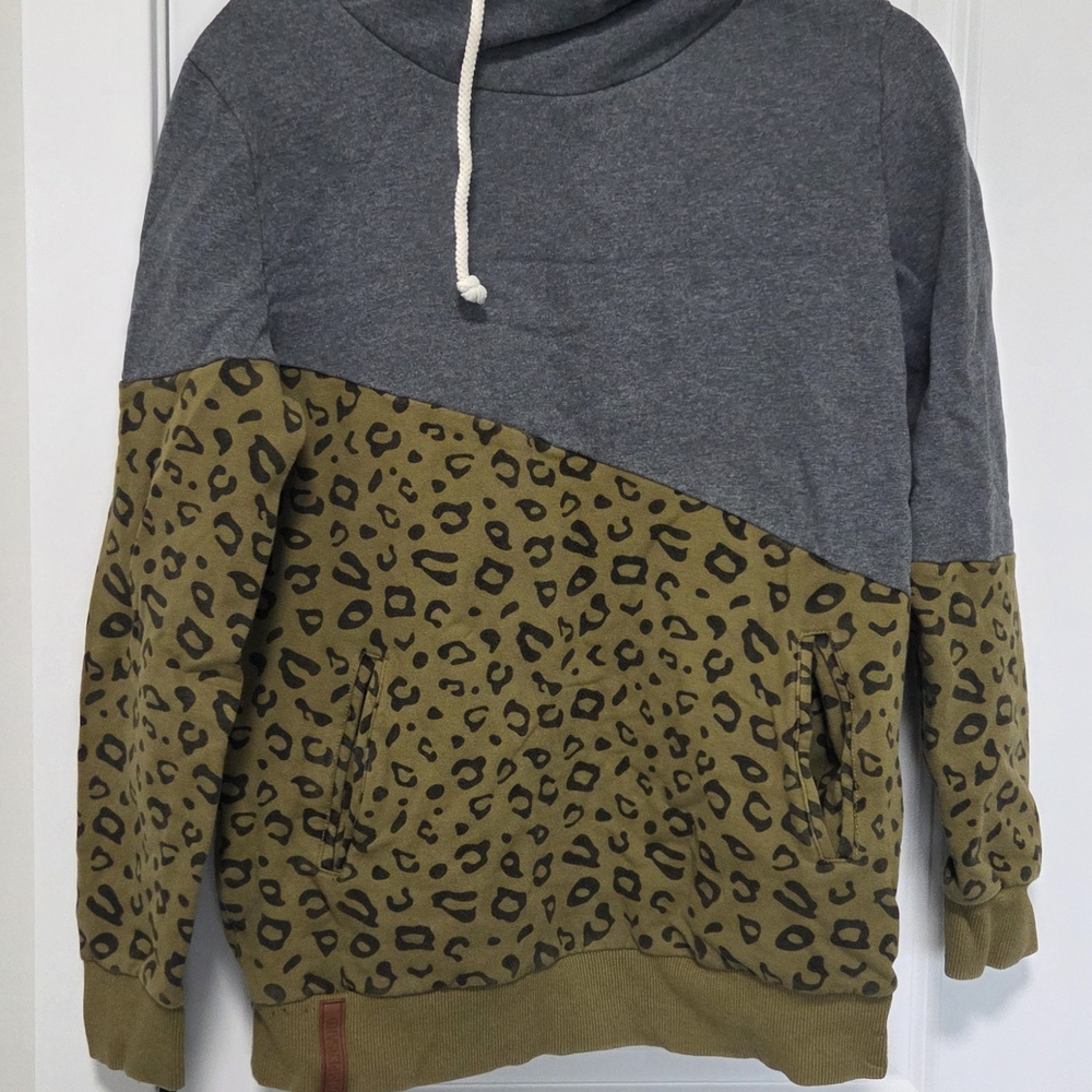 AMPERSAND AVE Gray and Brown Leopard Print Women's Sweater